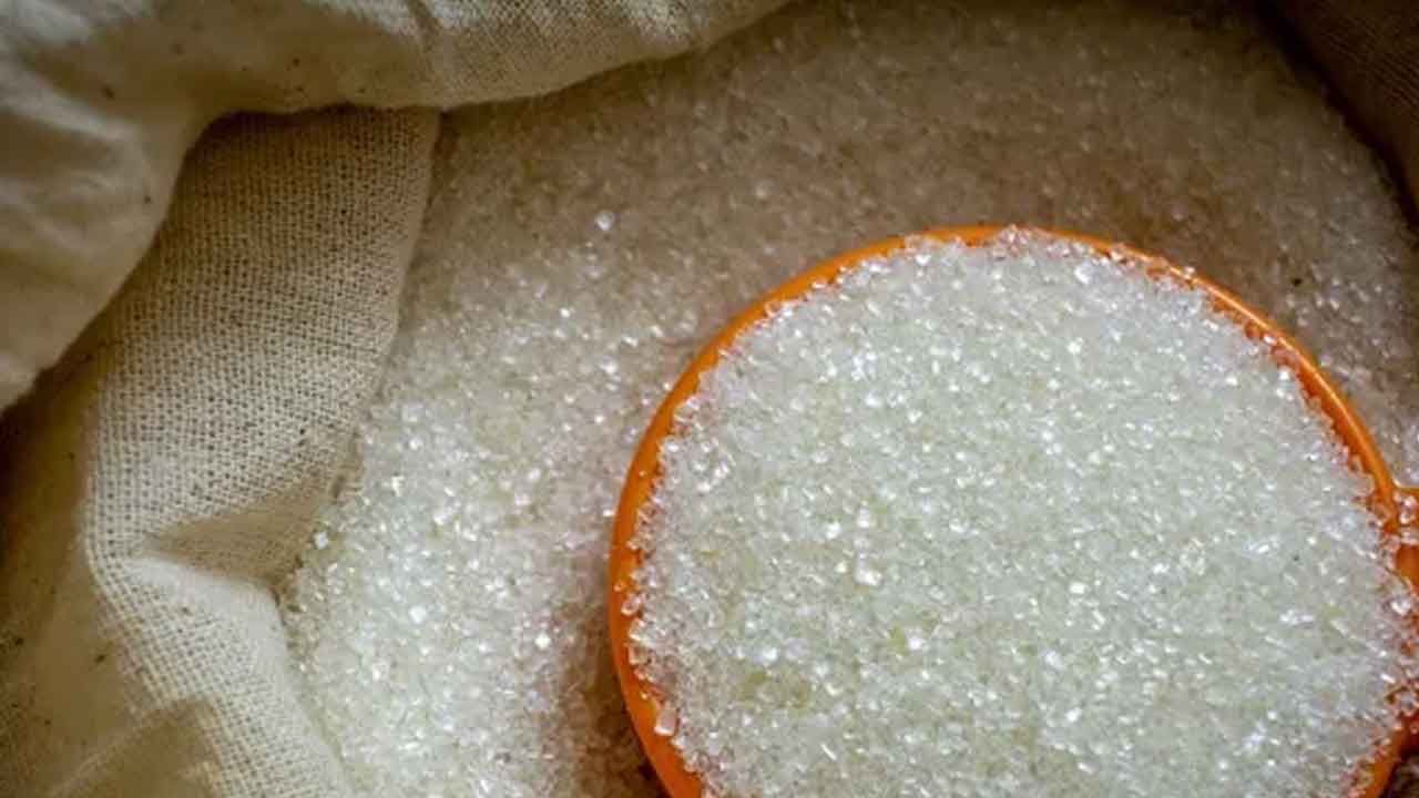 Sugar Price: మిల్లర్లకు ఊరటనిస్తూ కేంద్రం కీలక నిర్ణయం.. చక్కెర ధరలకు రెక్కలొస్తాయా?