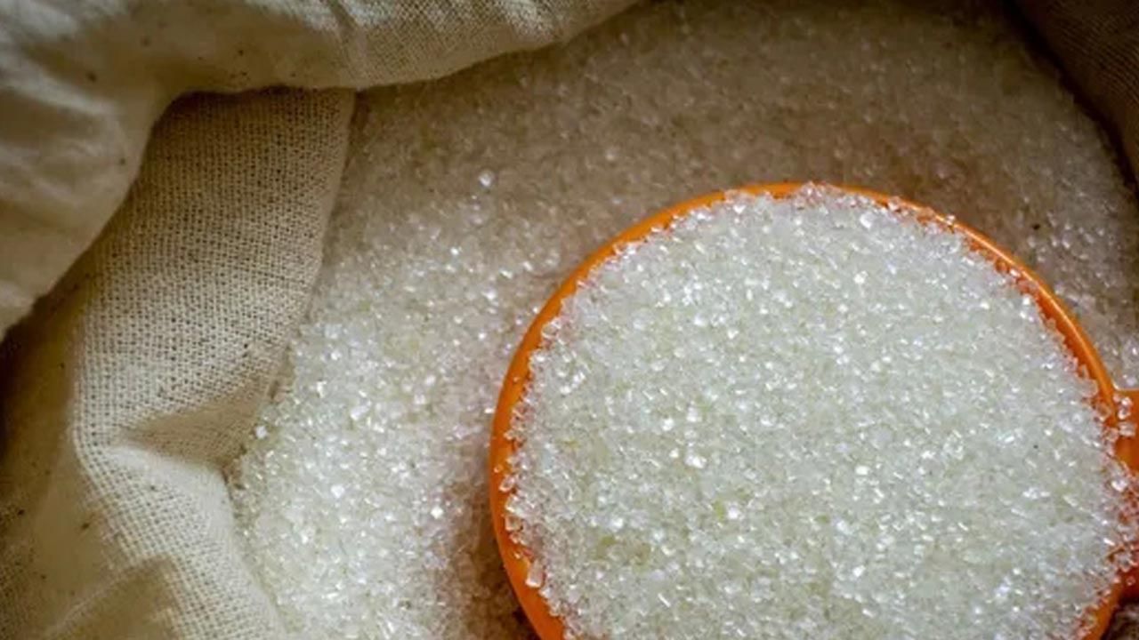 Sugar Exports: వచ్చే సీజన్ లోనూ చక్కెర ఎగుమతులపై ఆంక్షలు తప్పవా.. ప్రభుత్వం ఏమంటోందంటే..