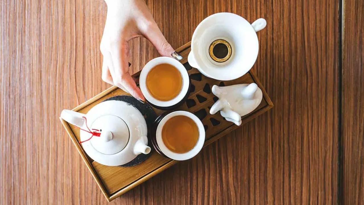 Tea Side Effects: అలసట తగ్గుతుందని.. ఈరోజూ పదే పదే టీని తాగుతున్నారా..ఈ ఆరోగ్య సమస్యలను కొని తెచ్చుకున్నట్లే..