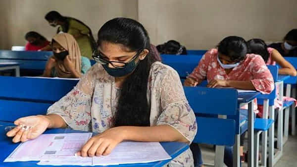 TS TET 2022: నేడు తెలంగాణలో టెట్.. ఒక్క నిమిషం ఆలస్యం అయినా అనుమతి నిరాకరణ..!