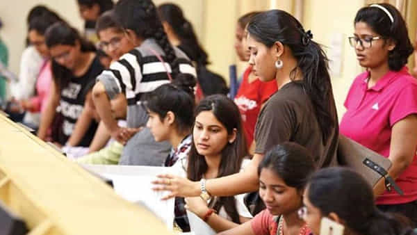 TS Eamcet Hall Tickets: తెలంగాణ ఎంసెట్ హాల్టికెట్ల విడుదల.. డౌన్లోడ్ చేసుకోండిలా..