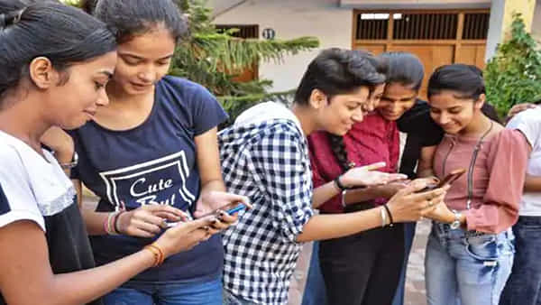 TS Inter Results: విడుదలైన తెలంగాణ ఇంటర్ ఫలితాలు.. ఎంత మంది పాస్ అయ్యారంటే..
