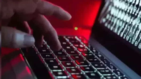 Cyber Attacks: భారత వెబ్సైట్లపై సైబర్ దాడులు.. దేశ వ్యాప్తంగా 70 వెబ్సైట్లు, పోర్టల్స్ హ్యాక్