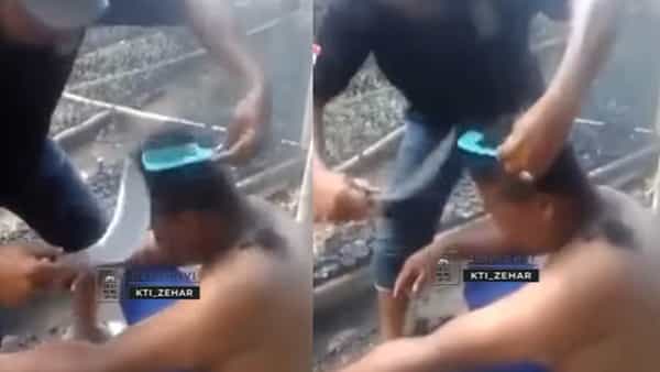 Viral Video: కత్తితో నేర్పుగా చకచకా కటింగ్ చేస్తోన్న బార్బర్.. షాకింగ్ వీడియో వైరల్..