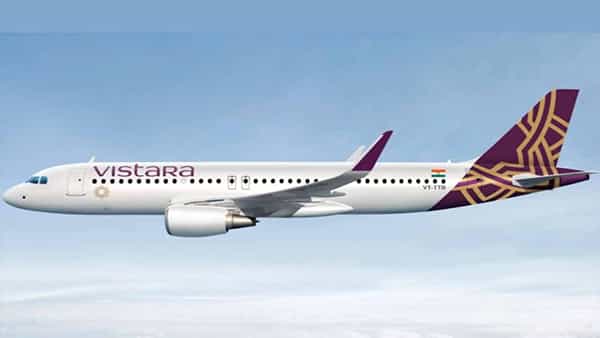 DGCA: విస్తారా ఎయిర్లైన్స్కు షాక్ ఇచ్చిన డీజీసీఏ.. రూ.10 లక్షల జరిమానా విధింపు..