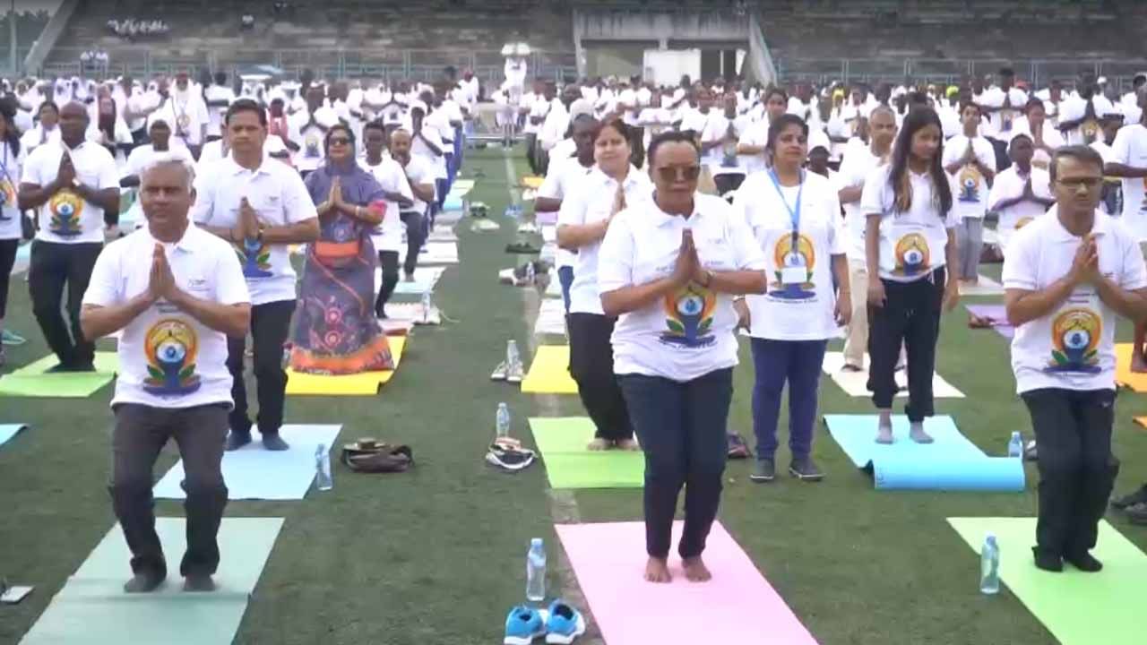 Yoga Day 2022: టాంజానియాలో ఘనంగా యోగా డే వేడుకలు.. భారీగా తరలివచ్చిన స్థానిక ప్రజలు..