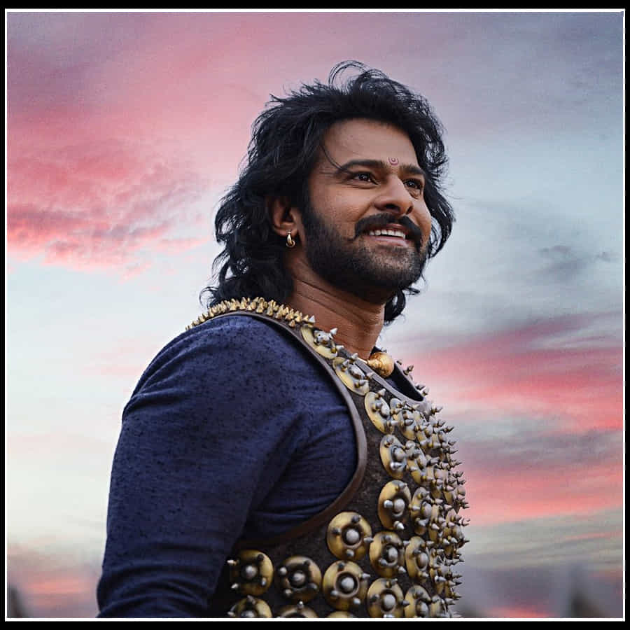 అలా బాహుబలి ది బిగినింగ్ కోసం పడిన అడుగు.. ఆ తరువాత బాహుబలి ది కంక్లూషన్ వరకు సాగింది. అప్పటి వరకు తెరకెక్కిని భారీ సినిమాగా బాహుబలిని మార్చింది.