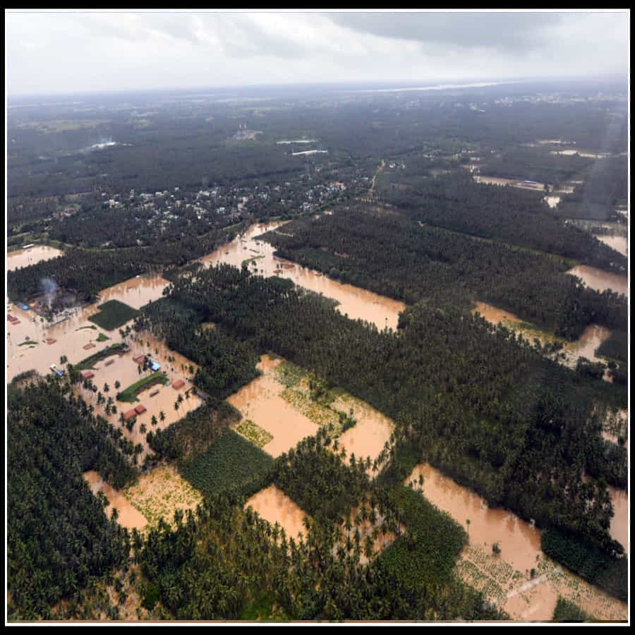 Godavari Floods: భద్రాచలం చుట్టూ చేరిన నీటి ప్రవాహాన్ని పరిశీలిస్తున్న సీఎం జగన్.. వైరల్ అవుతున్న ఎయిర్ వ్యూ ఫొటోస్