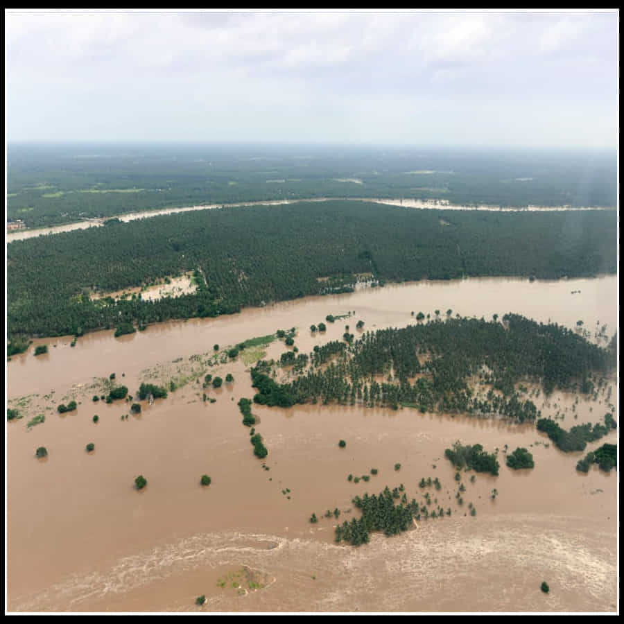 Godavari Floods: భద్రాచలం చుట్టూ చేరిన నీటి ప్రవాహాన్ని పరిశీలిస్తున్న సీఎం జగన్.. వైరల్ అవుతున్న ఎయిర్ వ్యూ ఫొటోస్