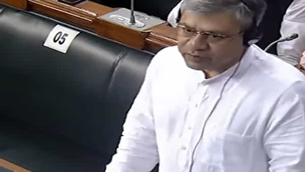 Andhra Pradesh: రైల్వే ప్రాజెక్టులు ఇచ్చే ప్రసక్తే లేదు.. పార్లమెంట్ లో తేల్చి చెప్పిన కేంద్ర మంత్రి