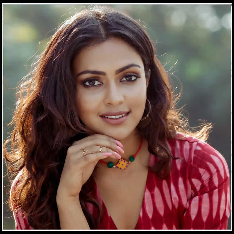 Amala Paul : ఫొటోస్ తో ఫ్యాన్స్ ను అలరిస్తున్న ముద్దుగుమ్మ అమల పాల్..