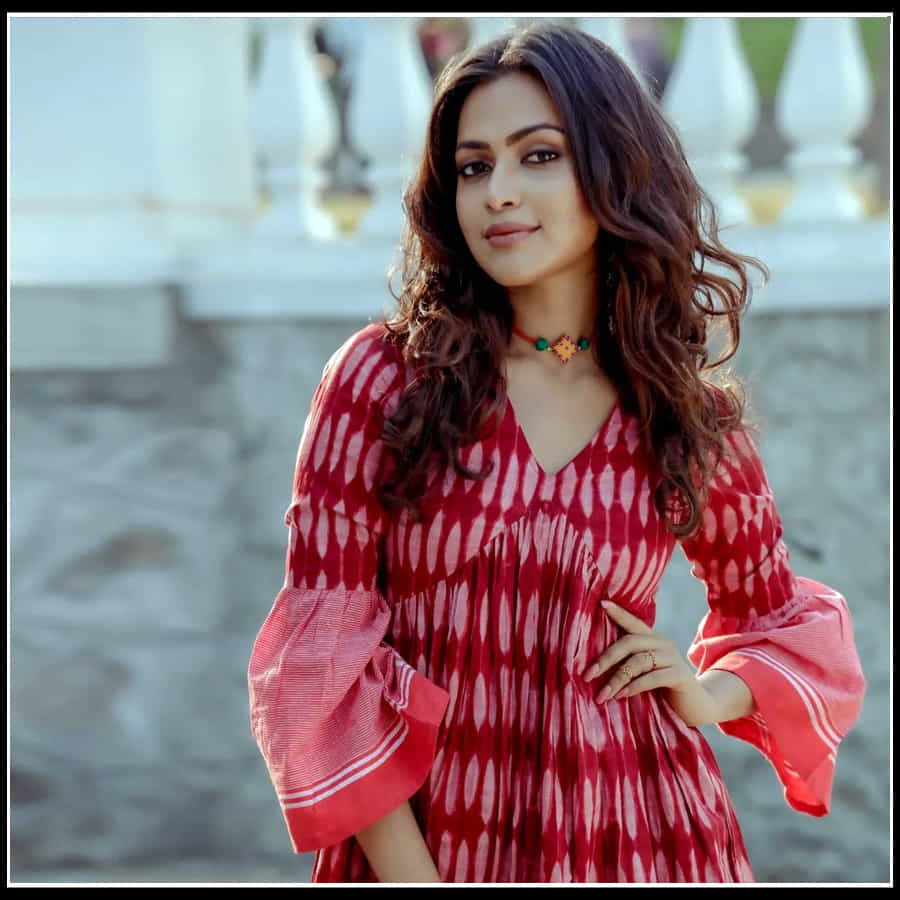 Amala Paul : ఫొటోస్ తో ఫ్యాన్స్ ను అలరిస్తున్న ముద్దుగుమ్మ అమల పాల్..