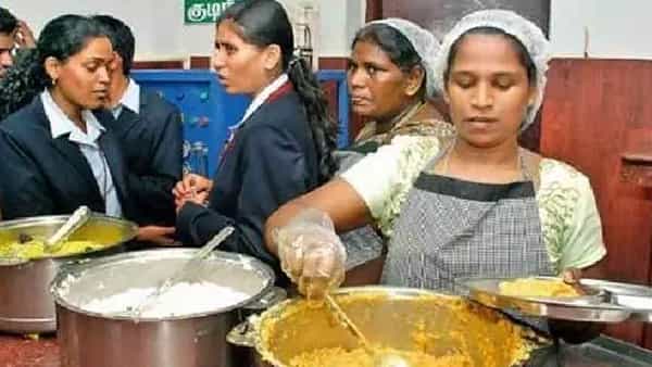 Amma Canteens: అమ్మ క్యాంటీన్ల నిర్వహణపై అనిశ్చితి.. ఏడాది ఏడాదికి పెరుగుతున్న నష్టాలు.. వల్ల కాదంటూ చేతులెత్తేసిన కార్పొరేషన్
