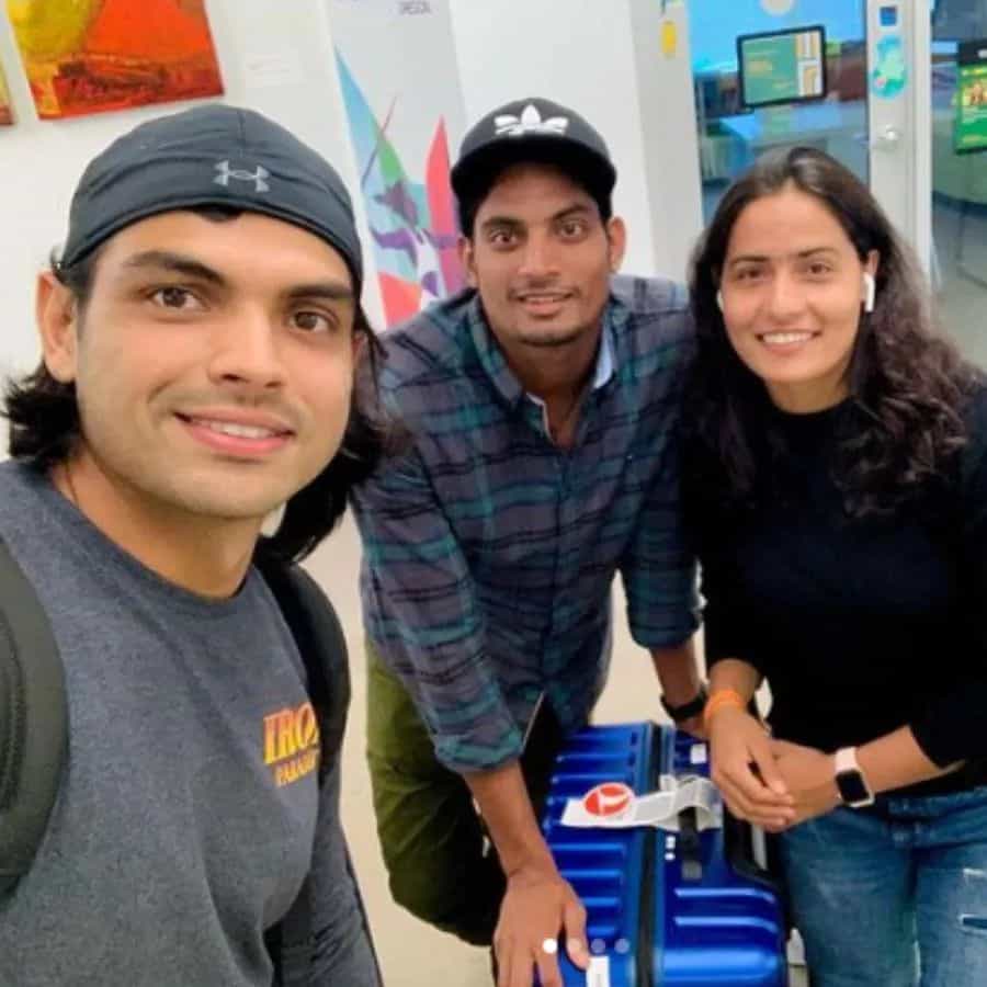 రాణి తన సోదరుడి సహాయంతో మొదట ఖాళీ పొలాల్లో చెరకు కాడలు విసిరి సాధన ప్రారంభించింది. తండ్రికి తెలియడంతో ఒప్పుకోలేదు. అనూ చాలా ఏడ్చి తండ్రిని ఒప్పించింది. అయితే, ఆ తండ్రి కూతురికి రూ. 1.5 లక్షల బల్లెం కొనివ్వలేకపోయాడు. మొదటి ఈటెను అనూకు రూ. 25 వందలకు కొనిచ్చారు.