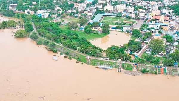 Bhadrachalam: మళ్లీ భయపెడుతోన్న గోదావరి.. భద్రాచలం వద్ద మొదటి ప్రమాద హెచ్చరిక.. బిక్కుబిక్కుమంటున్న ముంపువాసులు