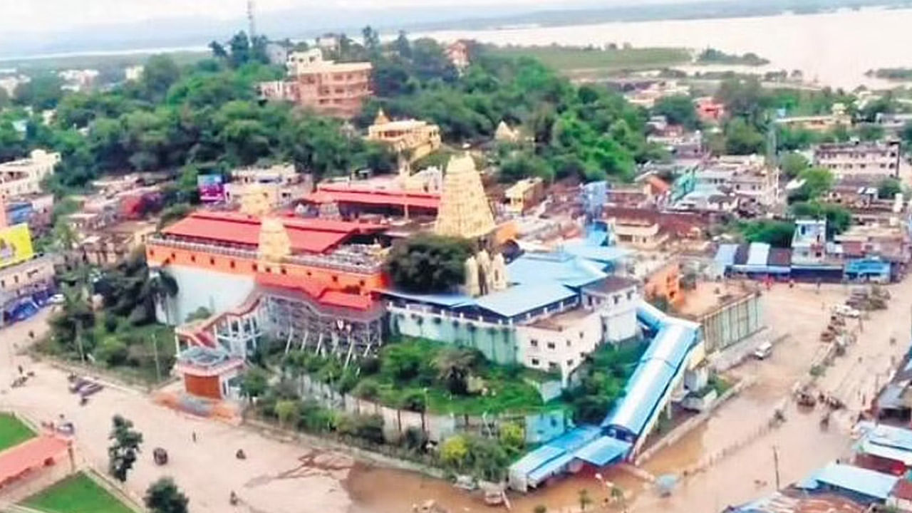 Godavari Floods: వరద ముప్పు తగ్గుతోందా ?.. భద్రాచలం వద్ద 69.4 అడుగులకు నీటిమట్టం.. అయినప్పటికీ