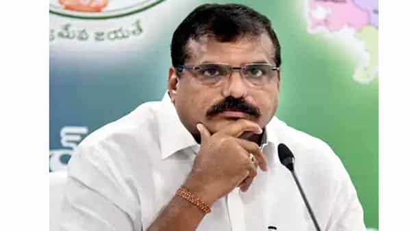 ఎవరి ఉద్యోగాలు తొలగించం.. ఆ వార్తలపై క్లారిటీ ఇచ్చిన మంత్రి బొత్స