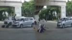 Viral Video: చిప్పు కొట్టేసిందా బయ్యా.. యాక్సిడెంట్ తర్వాత ఈ యువకుడు ఏం చేశాడో చూడండి..