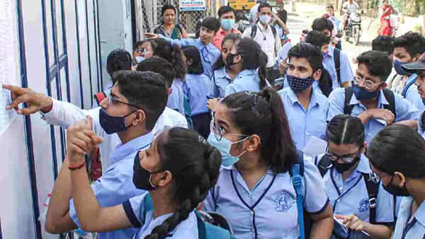 CBSE 10th Results: CBSE 10వ తరగతి ఫలితాలు రిలీజ్.. బాలురి కంటే బాలికలే అధిక శాతం ఉత్తీర్ణత.. ఫలితాలు ఎలా చెక్ చేసుకోవాలంటే