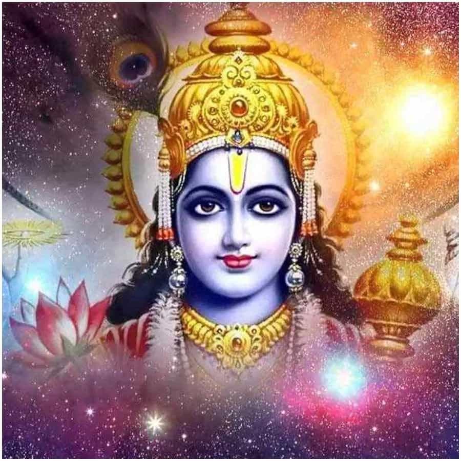 ఈ రోజుల్లో మంచం మీద పడుకోకూడదు. నేలపై పడుకోవాలి. ఇలా చేయడం వల్ల సూర్య భగవానుడు సంతోషిస్తాడు. తులసికి క్రమం తప్పకుండా నీరు పోయాలి. ఇలా చేయడం చాలా శుభప్రదంగా భావిస్తారు. చాతుర్మాస దీక్షలో ఈ నియమాలను పాటిస్తే.. పేదరికం నుంచి భయపడతారు. సుఖ శాంతులు కలుగుతాయి.