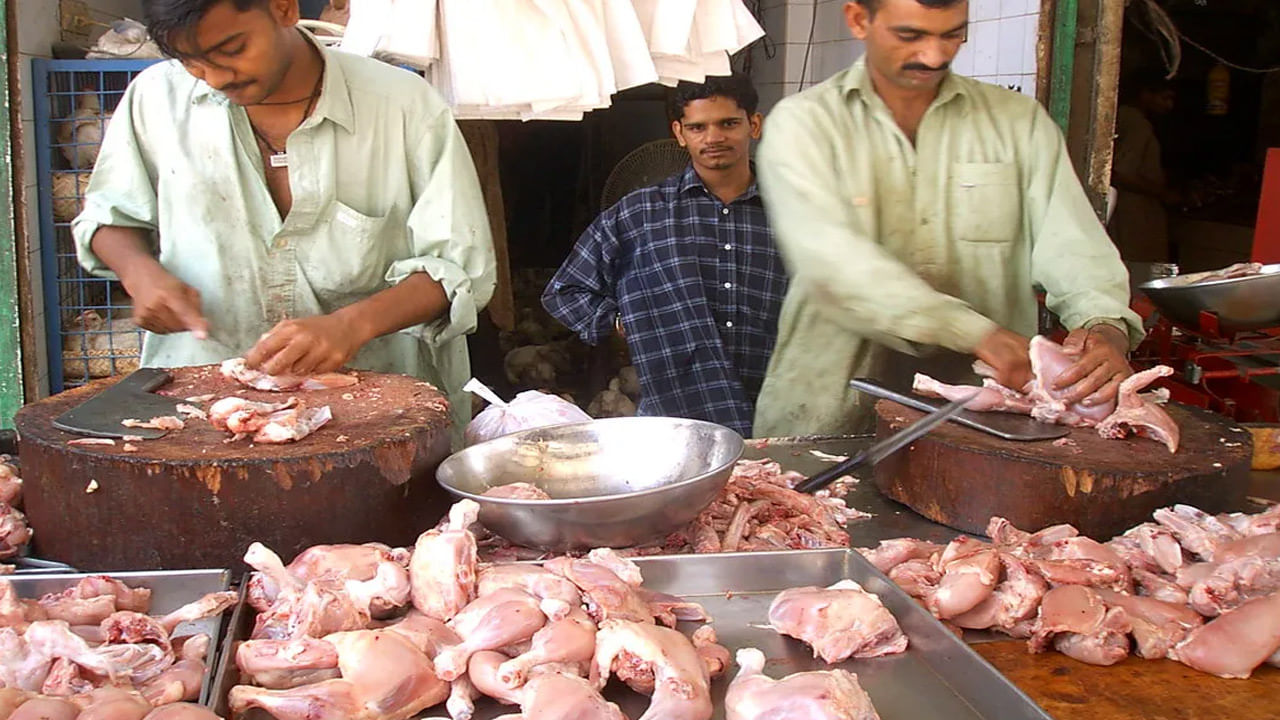 Poultry meat. Chicken shop. Market Chicken Part. Svinʹ Khany.