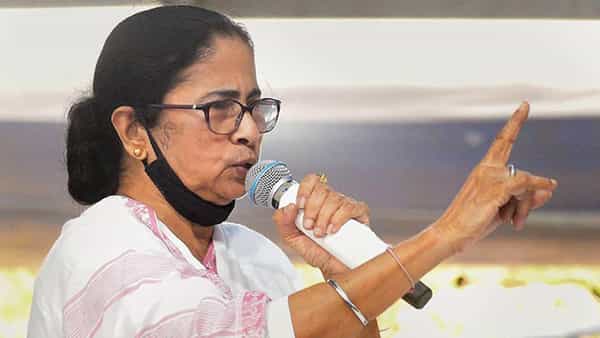 CM Mamata: స్టీల్ రాడ్తో సీఎం మమతా బెనర్జీ ఇంట్లోకి ఉగ్రవాది.. ఏడు సార్లు రెక్కీ నిర్వహించారంటున్న పోలీసులు..