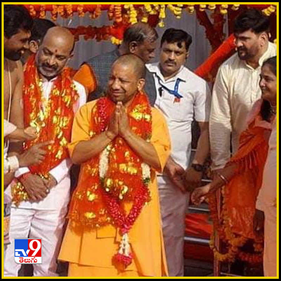 భాగ్యలక్ష్మి అమ్మవారిని దర్శించుకున్న సీఎం యోగి