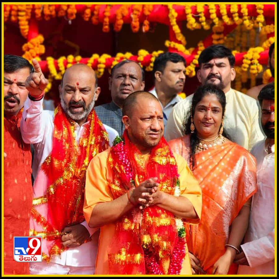 భాగ్యలక్ష్మి అమ్మవారిని దర్శించుకున్న సీఎం యోగి