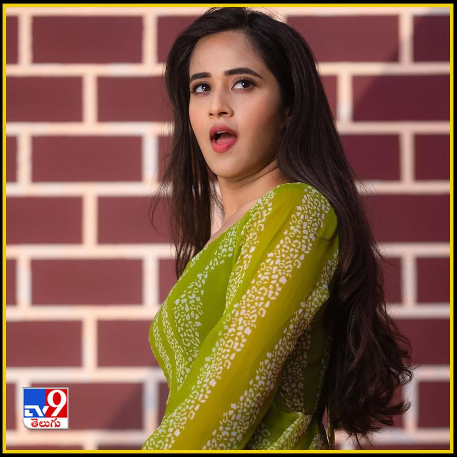 Deepthi Sunaina New Photos. Credit by:Deepthi Sunaina/Instagram	