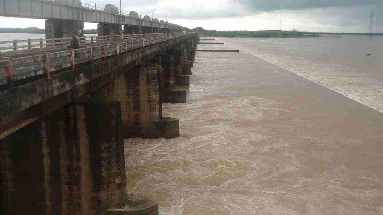 AP Rain Alert: ఏపీలో ఆ ప్రాంత ప్రజలకు అలర్ట్.. విపత్తుల నిర్వహణ శాఖ కీలక సూచనలు జారీ..