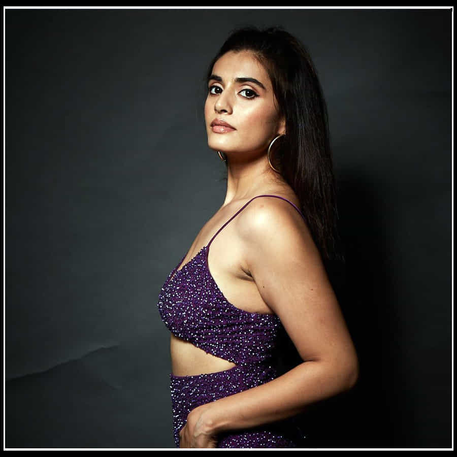 ఫ్యాషన్ వీక్లో ర్యాంప్ వాక్ చేశారు. ఇక అక్కడి నుంచి నేరుగా.. టాలీవుడ్లో హీరోయిన్గా అడుగుపెట్టారు. శివ నిర్వాణ డైరెక్షన్లో.. నాగ చైతన్య సరసన.. 'మజిలీ' సినిమాలో నటించారు.