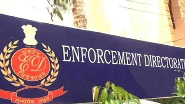 Hyderabad ED Raids: హైదరాబాద్లో ఎన్ఫోర్స్మెంట్ అధికారుల సోదాలు.. ఎందుకంటే..!