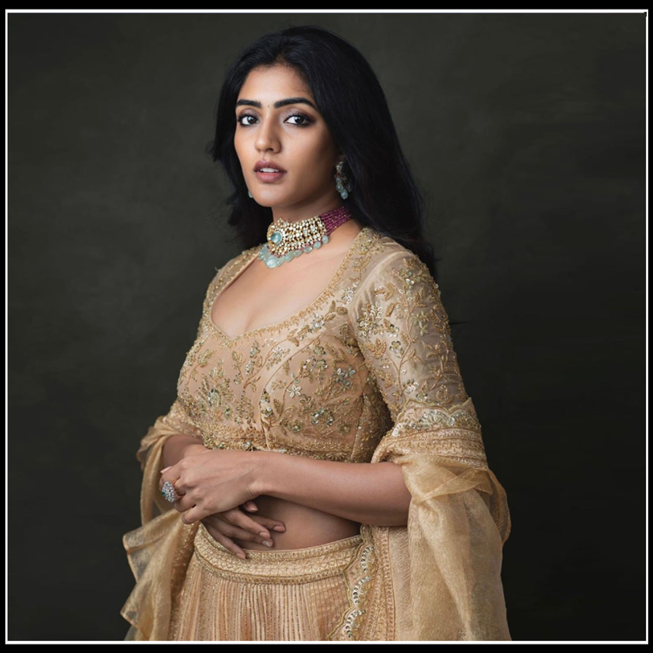 Eesha Rebba: పసిడి వర్ణంలో ఇషా రెబ్బ తళుకులు చూడతరమా 