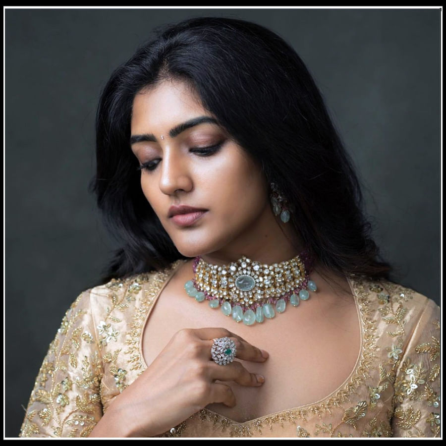 Eesha Rebba: పసిడి వర్ణంలో ఇషా రెబ్బ తళుకులు చూడతరమా 