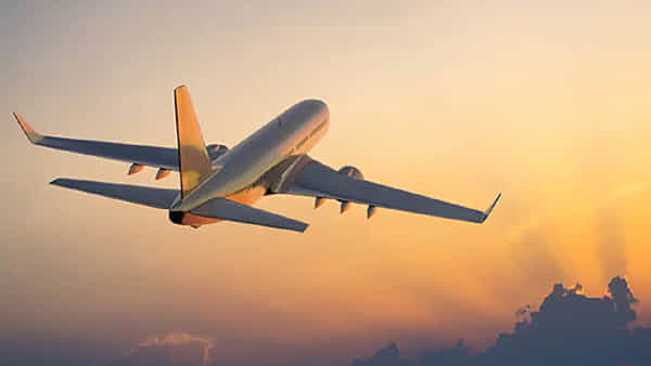 Charter Plane: హైదరాబాద్ ఎయిర్పోర్టు నుండి బయల్దేరిన విమానం.. పాకిస్థాన్లో ఎమర్జెన్సీ ల్యాండింగ్ ఎమర్జెన్సీ ల్యాండింగ్