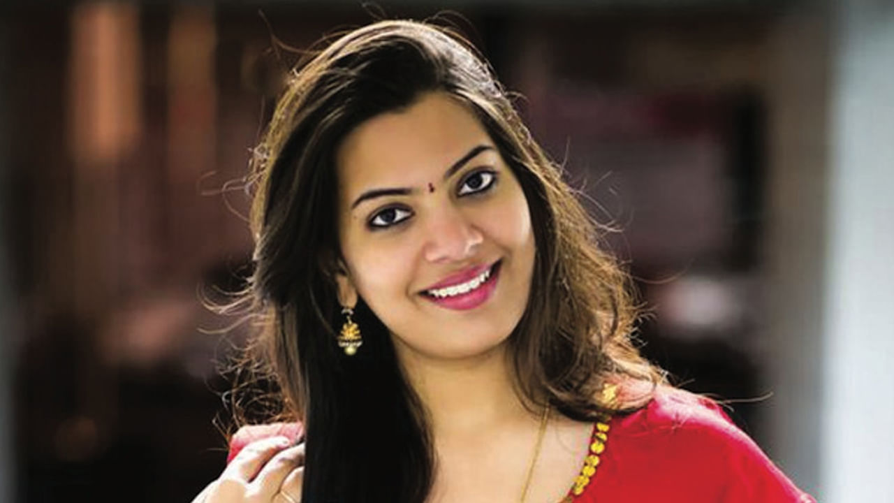 Singer Geetha Madhuri: ఆ మెసేజ్‌లకు రెస్పాండ్ అవ్వొద్దు.. ఫ్యాన్స్ ను రిక్వెస్ట్ చేసిన సింగర్