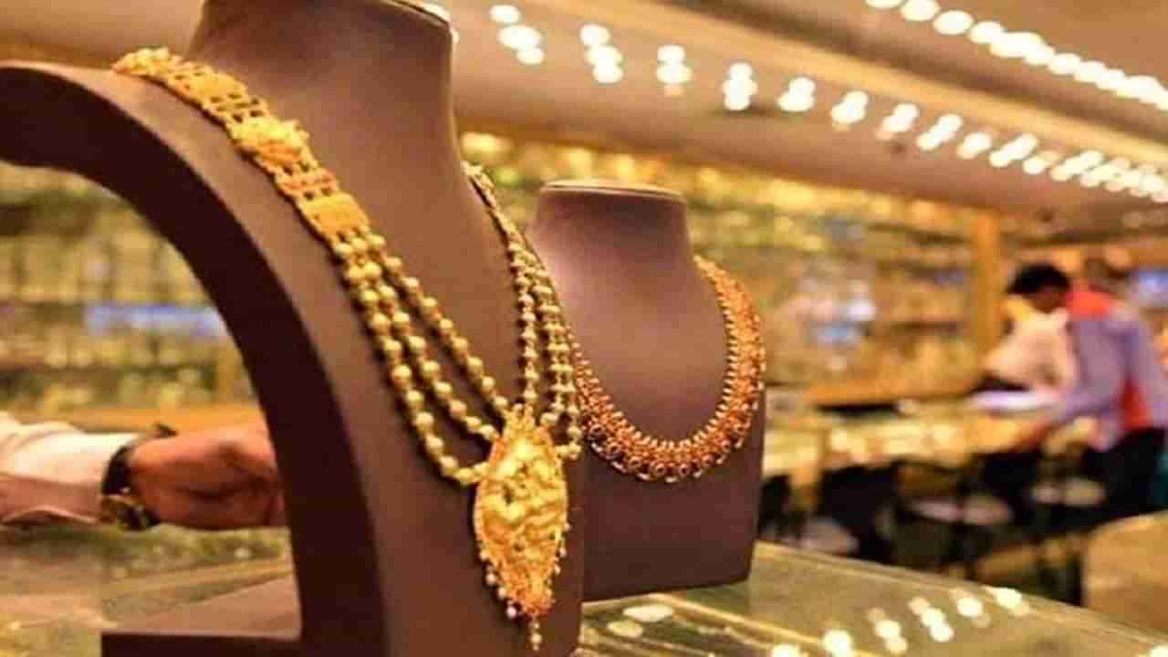 Gold And Silver Price: గోల్డ్‌ లవర్స్‌కి షాకింగ్‌ న్యూస్‌.. భారీగా పెరిగిన బంగారం ధర.. తులం ఎంత పెరిగిందో తెలిస్తే..