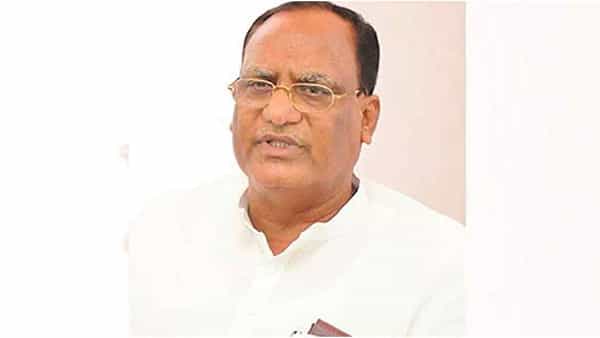 Telangana: శాసనమండలి చైర్మన్ గుత్తా సుఖేందర్ రెడ్డికి తప్పిన ప్రమాదం.. కాన్వాయ్ ఢీకొనడంతో..