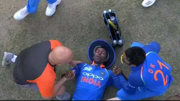Hardik Pandya: పాండ్యా వల్లే ప్రపంచకప్ ఓడిపోయాం.. షాకింగ్ కామెంట్స్ చేసిన రవిశాస్త్రి.. ఎందుకంటే?