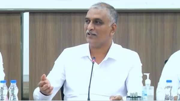 Telangana: త్వరలో ఇంటింటికీ కరోనా బూస్టర్ డోసు.. మంత్రి హరీశ్ రావు కీలక ఆదేశాలు