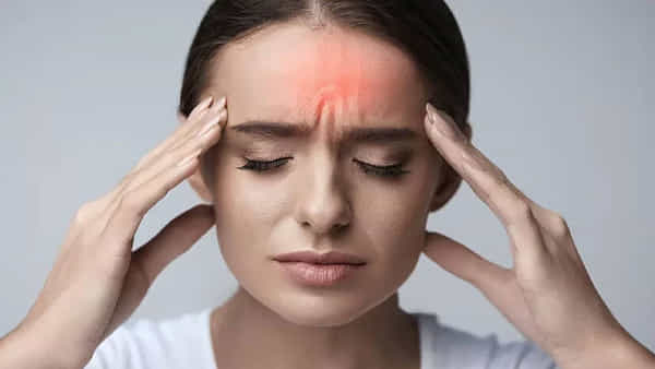 Headache: ఉదయం నిద్రలేచిన వెంటనే తలనొప్పి వేధిస్తోందా?.. పరిష్కార మార్గం మీకోసం..