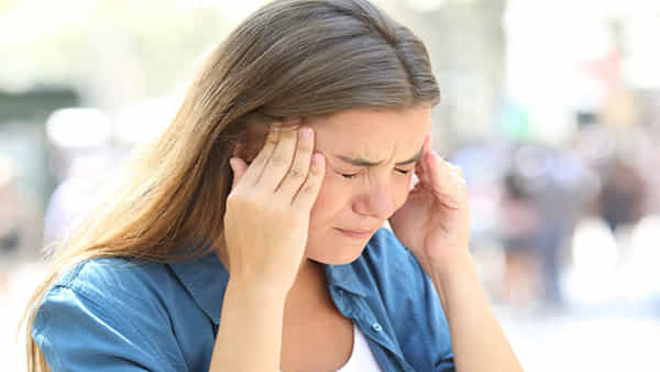 Headache: మీ తల ఎడమవైపు ఎక్కువగా నొప్పి వస్తుందా ? అయితే నిర్లక్ష్యం అస్సలు చెయ్యోద్దు..