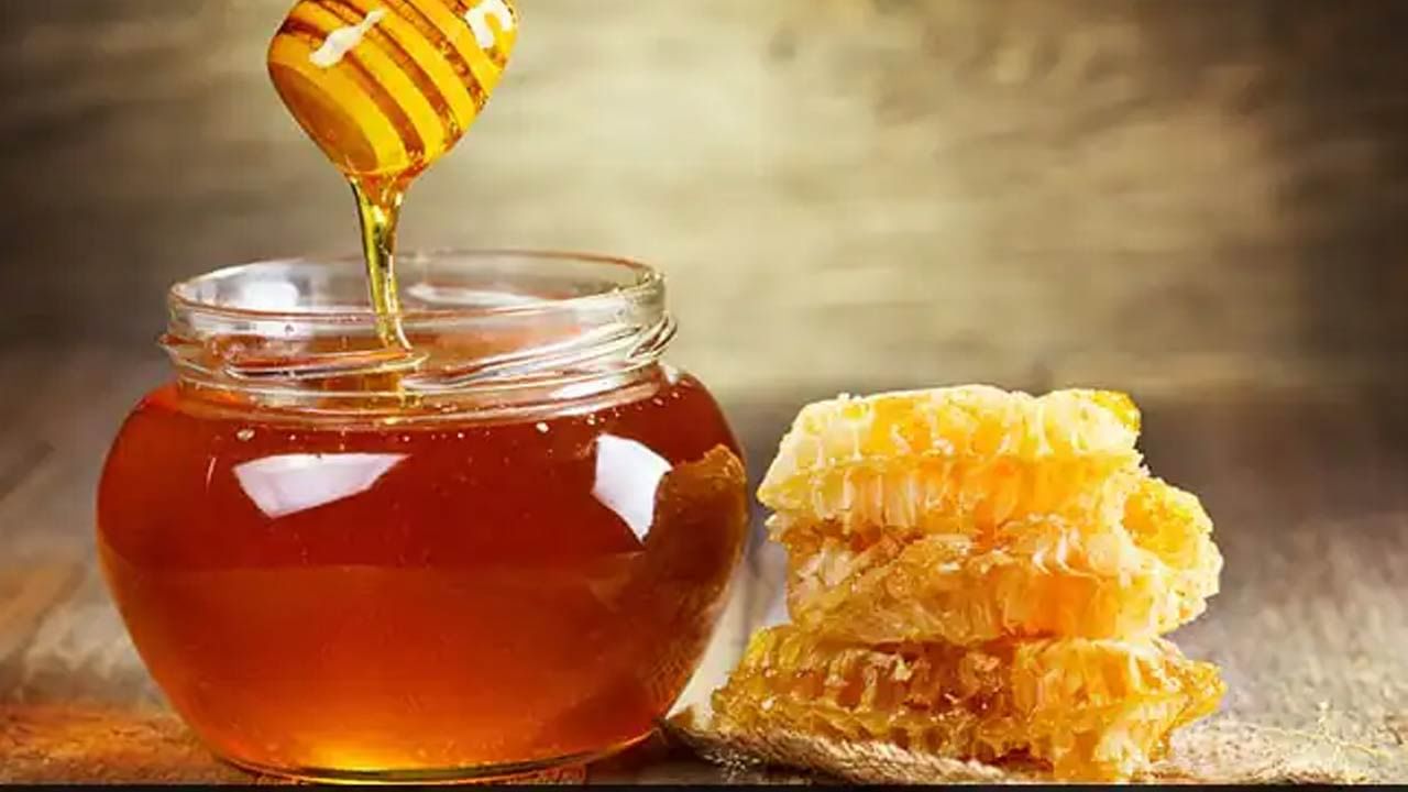 Honey side effects: తేనెను ఇలా తిన్నారంటో ఆరోగ్యానికి మరింత ప్రమాదం..