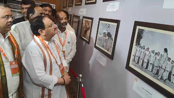 BJP National Executive Meet: గోల్కొండ ఎగ్జిబిషన్ ప్రారంభించిన జేపీ నడ్డా.. బీజేపీ ప్రధాన కార్యదర్శులతో సమావేశం