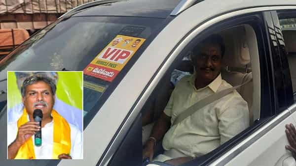 Kesineni Brothers: తారాస్థాయికి చేరుకున్న కేశినేని బ్రదర్స్ మధ్య విబేధాలు.. తను నా అన్నే.. శత్రువు కాదంటున్న తమ్ముడు