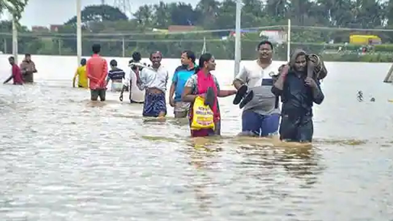 Andhra Pradesh: వాన అంటేనే వణుకుతున్న జనం.. వాతావరణశాఖ ప్రకటనతో బిక్కుబిక్కుమంటున్న గిరిజనులు