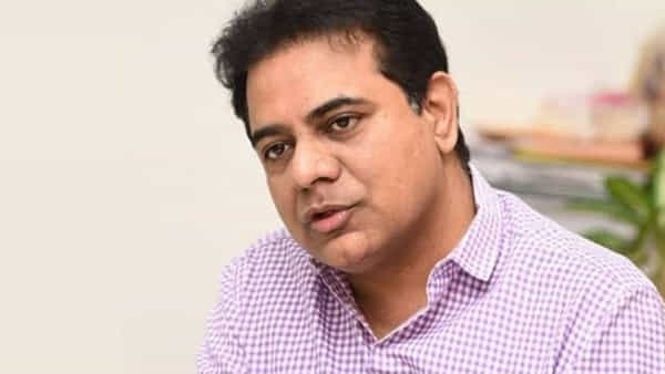 KTR: పేదలకు ఇస్తే ఉచితాలు.. పెద్దలకు ఇస్తే ప్రోత్సాహకాలా.. కేంద్రం వైఖరిపై కేటీఆర్ ఫైర్