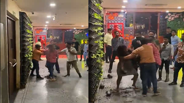 Viral Video: పబ్లో ఇద్దరు మహిళల వీరంగం.. ఎంట్రీలోనే యువకుడిని చితకొట్టారు..
