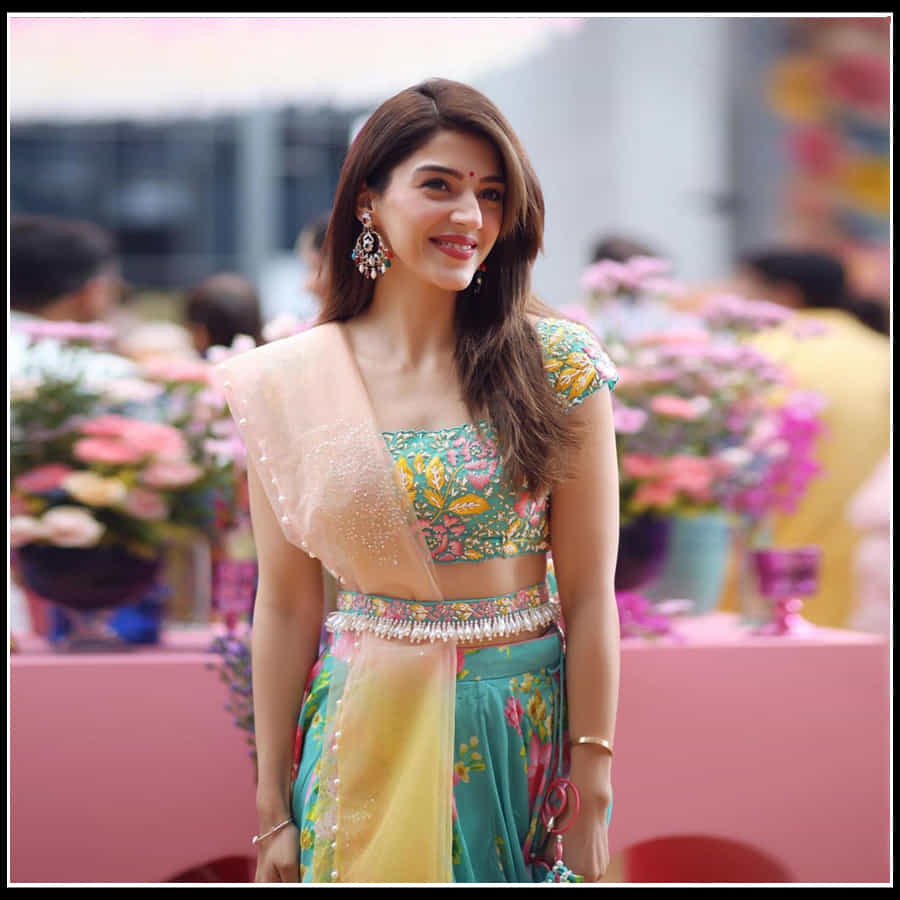 Mehreen Pirzada: జక్కన్న చెక్కిన శిల్పంలా కాకరేపుతున్న మెహరీన్ ఫొటోస్..
