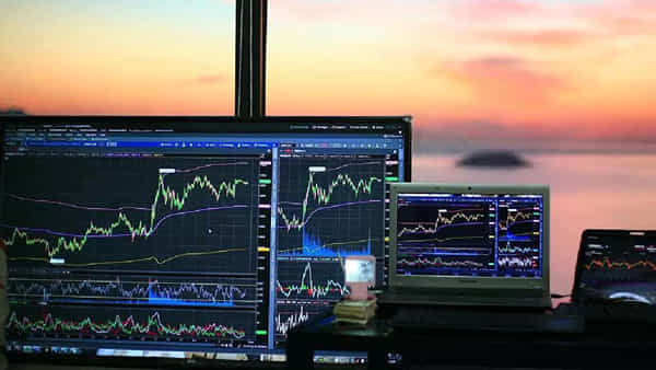 Mutual Fund: మ్యూచువల్ ఫండ్ కార్యాలయాలపై సెబీ దాడులు.. ఫ్రంట్ రన్నింగ్ అంటే ఏమిటి?
